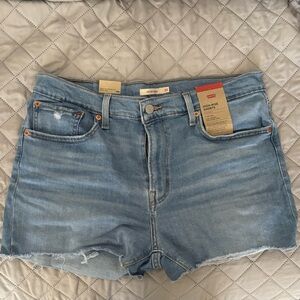 NWT Levi high rise jean shorts - light blue - size 33